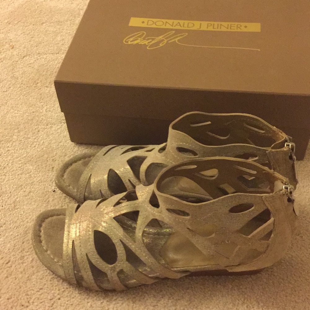 Donald Pliner gladiator golden  sandals